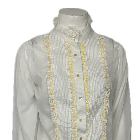 Vintage 1960s White Ruffled Lace New Romantic Blouse Top / Small - Picture 2 of 4